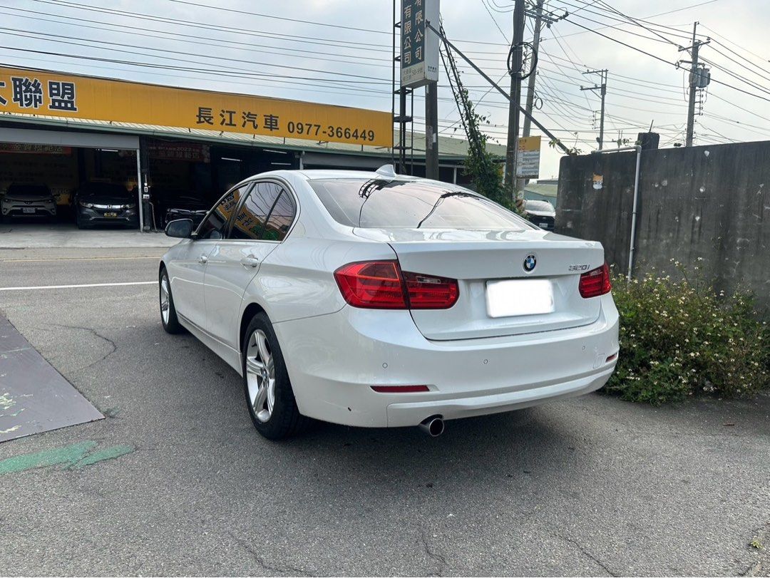 由 mm272819 (刊登 ID 1369425608，圖片 3) 提交，位於 台中市 (Taichung) 的 2014 320i 售30.8萬 台中大里看車 自售 (類別：汽車出售)，說明：2014 320i 售30.8萬 台中大里看車。