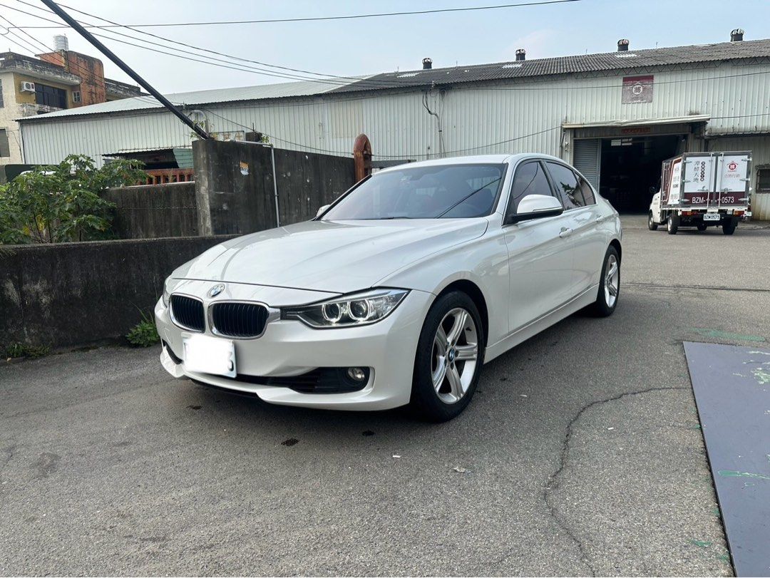由 mm272819 (刊登 ID 1369425608，圖片 1) 提交，位於 台中市 (Taichung) 的 2014 320i 售30.8萬 台中大里看車 自售 (類別：汽車出售)，說明：2014 320i 售30.8萬 台中大里看車。