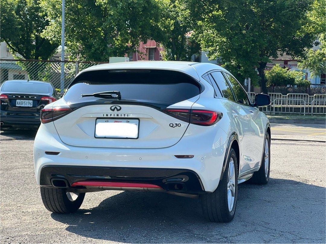由 nina0527 (刊登 ID 1369492424，圖片 3) 提交，位於 台中市 (Taichung) 的 2017年 INFINITI Q30 1.6T 豪華版 (類別：汽車出售)，說明：2017年 INFINITI Q30 1.6T 豪華版 全車原版件 已認證👍 無待修 全車外觀黑化點綴 帥就完事了 配備 免鑰匙Keyless｜安卓機｜🍎CarPlay ｜倒車顯影 雙區恆溫空調｜雙前記憶電動座椅（三組） 後座出風口｜多功能方向盤｜車道偏移警示 售價48.8萬 實車實價 臺中市南屯區賞車 📞0901195969（李小姐Nina) Line:0985467956。