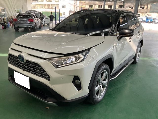 由 a779573339957 (刊登 ID 1369374193，圖片 1) 提交，位於 新北市 (New Taipei) 的 2020 Toyota rav4 油電 2.5l 9.1萬公里 4wd 旗艦版 加裝數位tv NT$650,000 (類別：汽車出售)，說明： 有第三方認證，無待修、無泡水、無事故、三大保固 LINE:PT0974 #汽車#中古車#新車#原廠#代理商#貿易商#新古車#買車#賣車#五股#新北市#台北市#桃園市#換車。