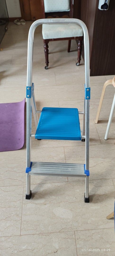 2 steps ladder foldable