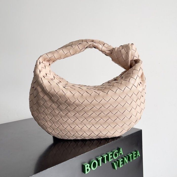 36cm Med Size Jodie (Category: Luxury Bags & Wallets) located in Paranaque City. Submitted by kgmgiftedph20 (Listing ID 1369339472, Image 2). Description: With paperbag, dustbag.
