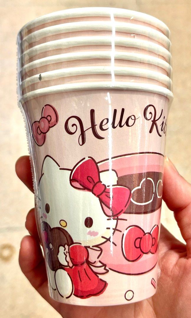 現貨🥛正版 SANRIO 派對紙杯 HELLO KITTY / KUROMI / 大口仔公仔 兒童生日派對 百日宴 結婚派對 聖誕派對 萬聖節派對 餐飲用品 餐桌用品 即棄紙杯 CARTOON BIRTHDAY WEDDING CHRISTMAS XMAS WEDDING NEW YEAR PARTY PAPER CUPS （分類：文具及工藝 - 節日佈置及裝飾）位於 Hong Kong。 由 swroom 提交（商品編號 1369462807，圖片 3）。簡介： 💖$55 ( 6個 ), $100 ( 12個 ) ，全新未開封 🎁節日銷情迅速請早訂購，售完即止‼️ 🛍更多卡通精品玩具FOLLOW US ： carousell.com/swroom 📥INBOX 購買請提供以下資料 ： ▫️ 款式及件數 ▫️付款方式 : PAYME / FPS / ALIPAYHK ▫️郵寄方式： 📮 $10 up 本地平郵 ( 一般情況 3-5 天 收到 ) 📦 SF順豐到付 ( 一般情