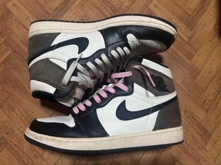 (Category: ) located in . Submitted by sneakerzonez (Listing ID 1369361774, Image 1). Description: .