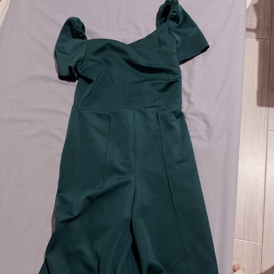 Apartment 8 Clothing Pantsuit (Category: Jumpsuits) located in Laoag. Submitted by senicecollection (Listing ID 1369358000, Image 2). Description: Used once Good as new Size Large (can fit to medium size) Plus Sf.
