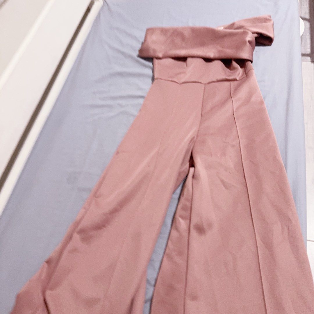 Apartment 8 Clothing Pantsuit (Category: Jumpsuits) located in Laoag. Submitted by senicecollection (Listing ID 1369358233, Image 2). Description: Used once Good as new Size XL (can fit to medium - latge size) Plus Sf.