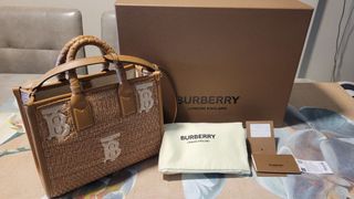 (Category: ) located in . Submitted by breakmyfashion (Listing ID 1369387686, Image 1). Description: .