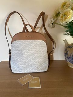 (Category: ) located in . Submitted by myprelovedcloset3 (Listing ID 1369318787, Image 1). Description: .