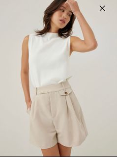 (Category: ) located in . Submitted by lolamon_wardrobe (Listing ID 1369350976, Image 1). Description: .
