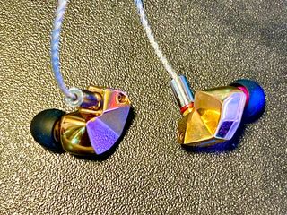 （分類：）位於 。 由 apexheadphone 提交（商品編號 1369390575，圖片 1）。簡介： 。