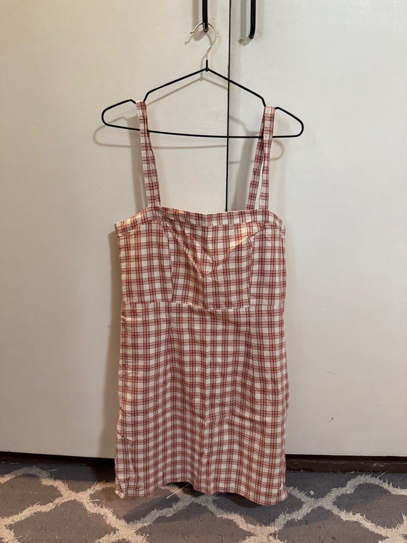 Forever21 Gingham Red Dress (Category: Dresses) located in Valenzuela. Submitted by abcdely (Listing ID 1369394274, Image 1). Description: 500 only! size L cute to with inner like white shirt ✨ worn once lang 😊.