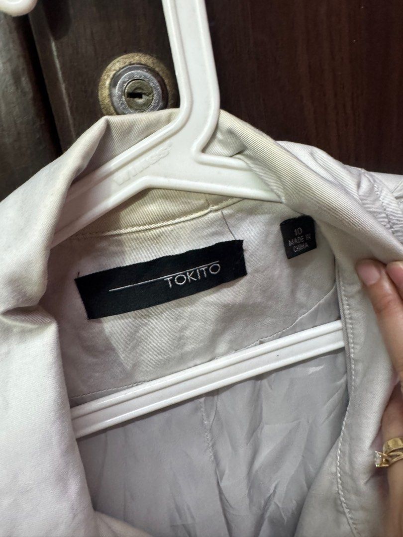 Gray Trenchcoat (Category: Coats, Jackets and Outerwear) located in Manila. Submitted by frenchmacaron (Listing ID 1369448388, Image 2). Description: With slight discoloration see photos for details (due to storage) Fits S-M No holes.