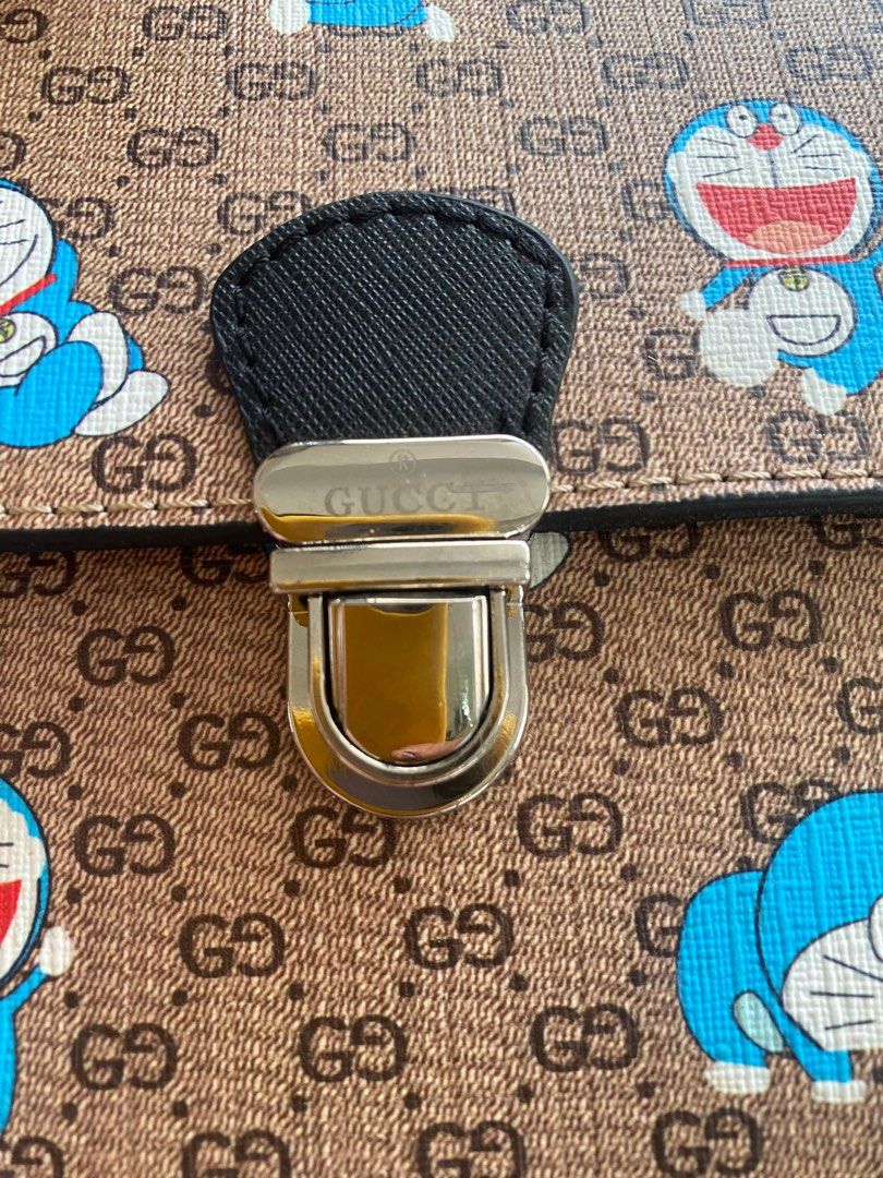 Gucci backpack (Category: Luxury Bags & Wallets) located in Murcia. Submitted by cool.jacquelinebatilaran (Listing ID 1369318796, Image 2). Description: Good condition .