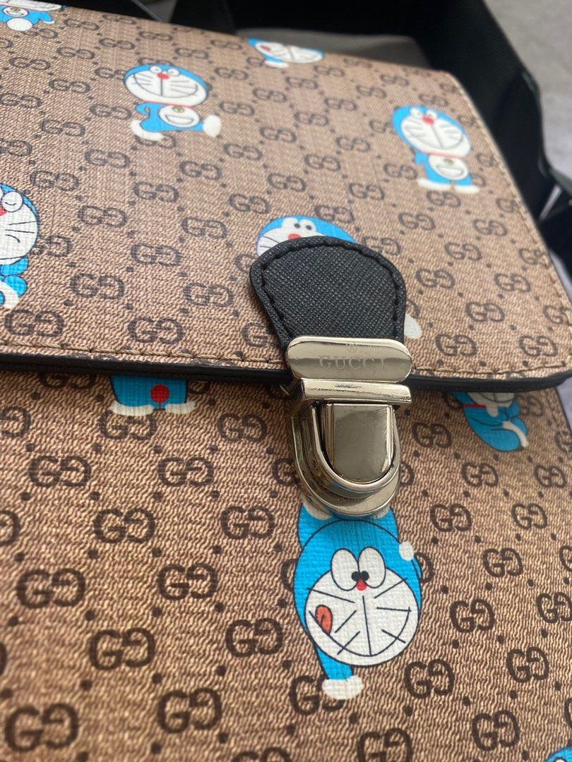 Gucci backpack (Category: Luxury Bags & Wallets) located in Murcia. Submitted by cool.jacquelinebatilaran (Listing ID 1369318796, Image 3). Description: Good condition .