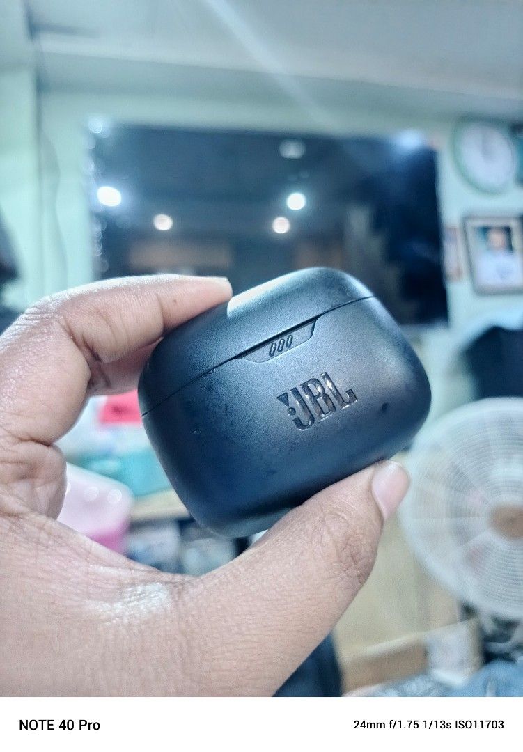 JBL WIRELESS TUNE BUDS (Category: Earphones) located in Quezon City. Submitted by princexzqueenie003 (Listing ID 1369340381, Image 1). Description: For sale Barely use JB WIRELESS TUNE BUDS ORIGINAL po ✨ money back kung fake. RS: Di nagagamit naka keep lang sa vault namin. additional funds din para makabili ng JBL MICROPHONE ☺ December po nabili ISSUE: Wala lang box dahil naitapon ng mother ko..