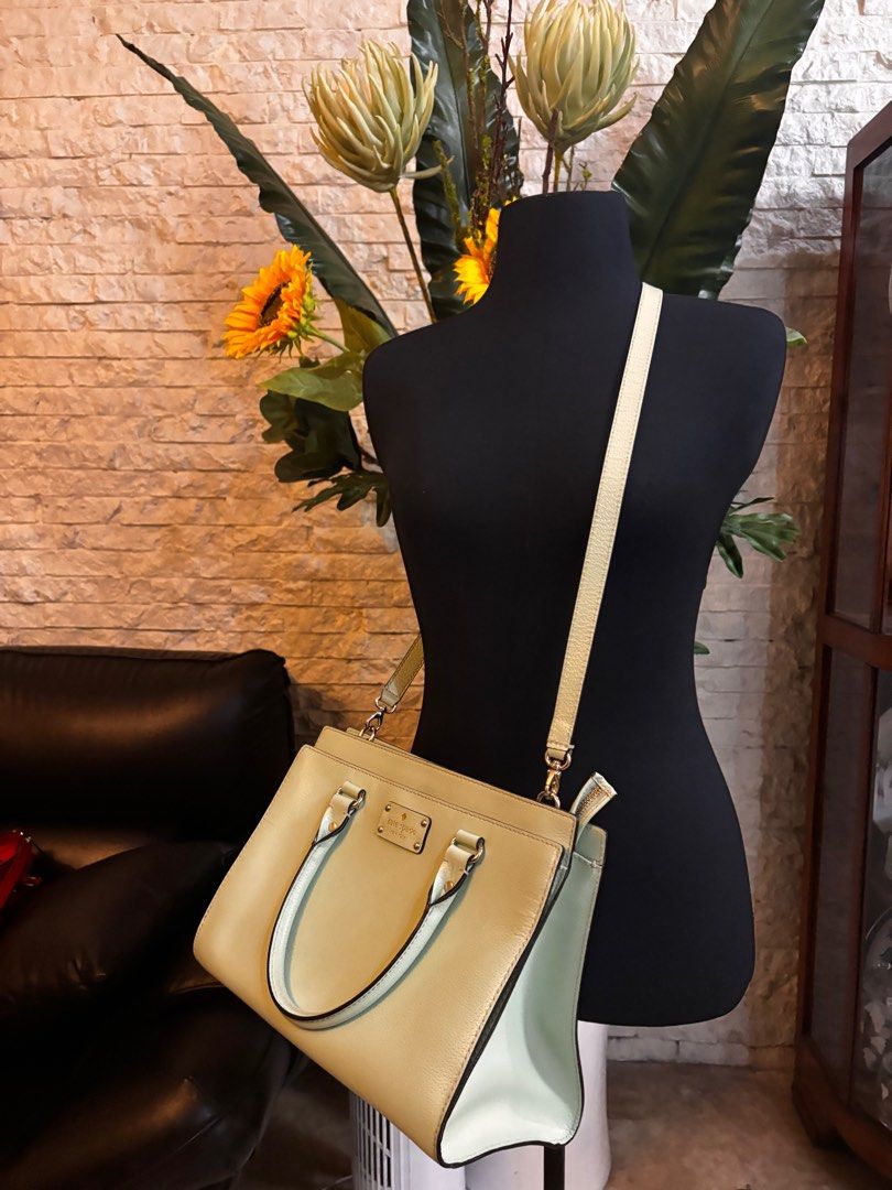 Kate Spade Bag (Mint Green) (Category: Luxury Bags & Wallets) located in Quezon City. Submitted by mvdeclutter (Listing ID 1369411968, Image 2). Description: .