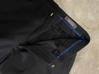 (Category: ) located in . Submitted by OutgrownMyClothes (Listing ID 1369403189, Image 1). Description: .