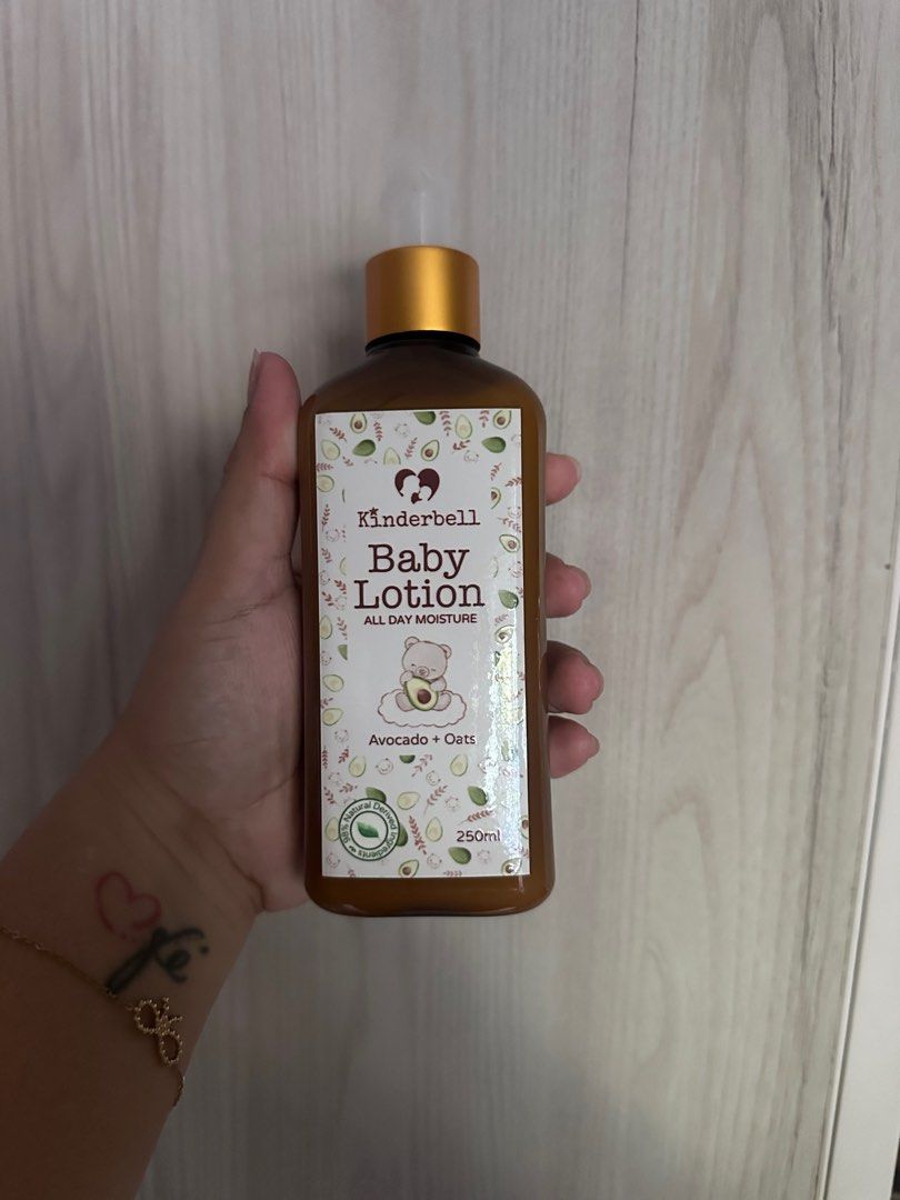 KINDERBELL BABY LOTION 250ML (Category: Baby Toiletries & Grooming) located in Pasig City. Submitted by clairelopez0213 (Listing ID 1369396721, Image 1). Description: Brandnew Kinderbell Lotion 250ML RFS- not compatible with my baby's skin.
