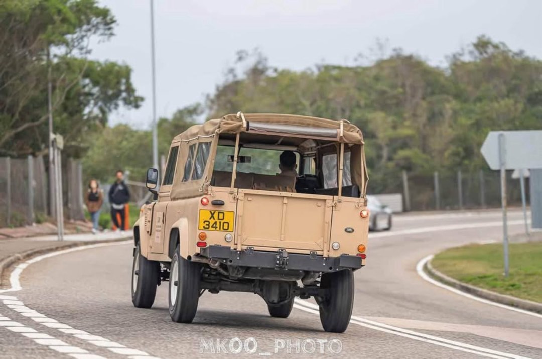 Land Rover Defender (M)62863172264065111