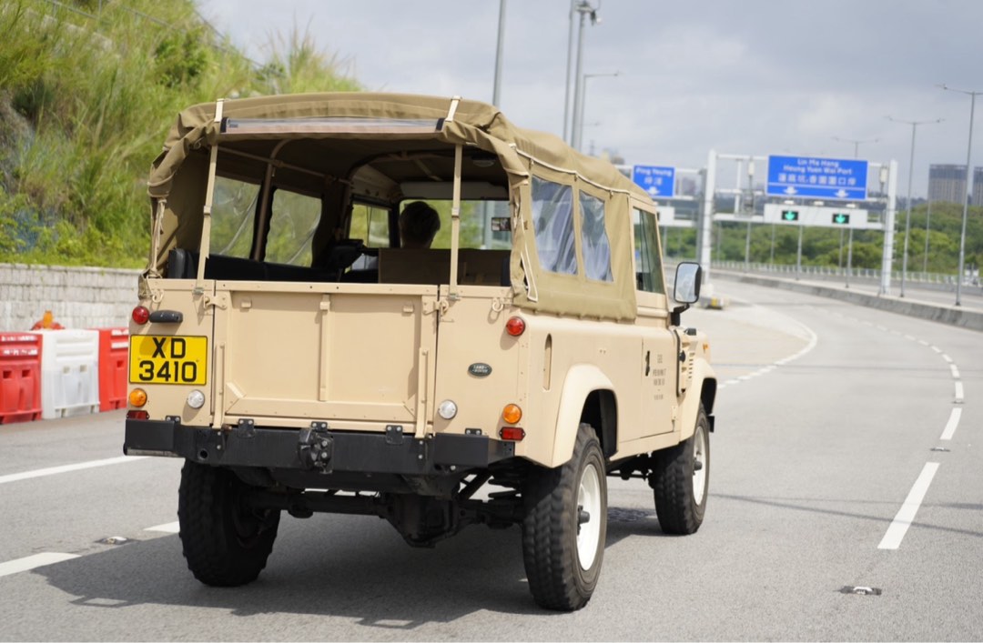 Land Rover Defender (M)62863172264065113