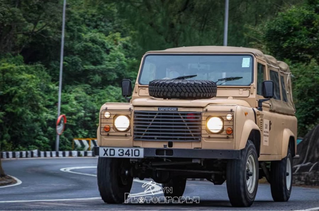Land Rover Defender (M)62863172264065114