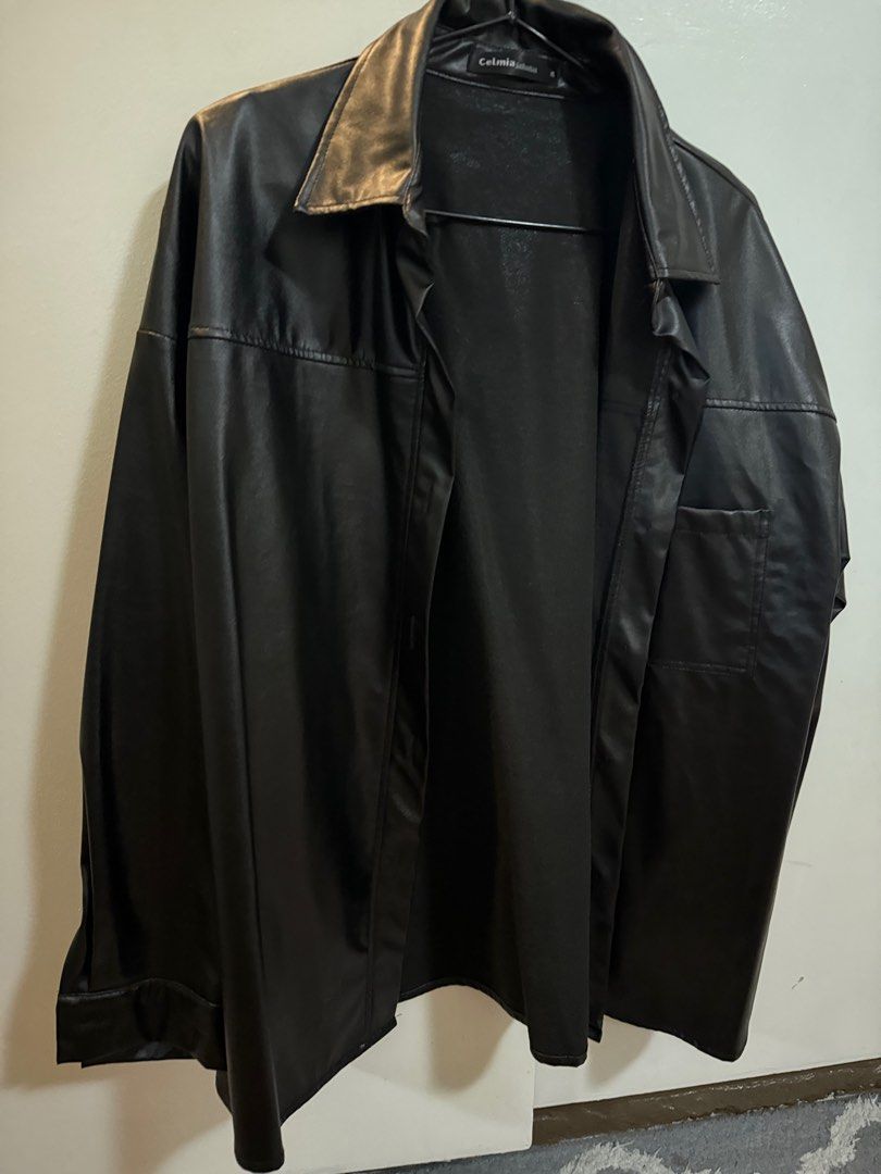 Leather Jacket (Category: Coats, Jackets and Outerwear) located in Valenzuela. Submitted by abcdely (Listing ID 1369394812, Image 2). Description: Size XL leather jacket super nice in person! worn once lang rin ☺️.