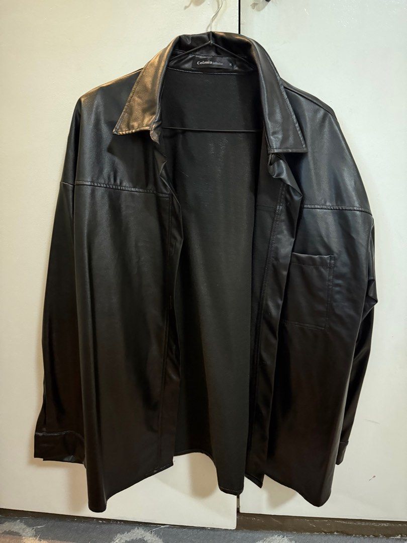 Leather Jacket (Category: Coats, Jackets and Outerwear) located in Valenzuela. Submitted by abcdely (Listing ID 1369394812, Image 3). Description: Size XL leather jacket super nice in person! worn once lang rin ☺️.