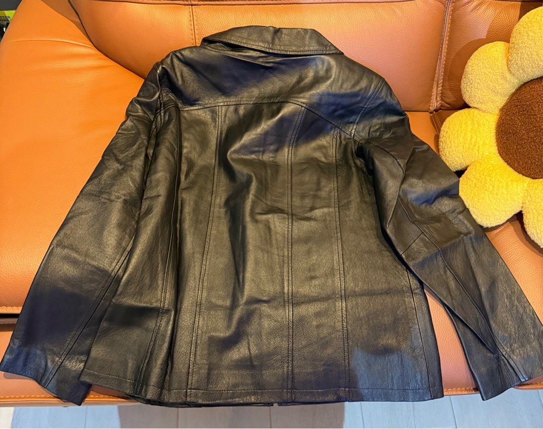 Leather Jacket (Category: Coats, Jackets and Outerwear) located in Singapore. Submitted by anniethinglor (Listing ID 1369433579, Image 2). Description: .