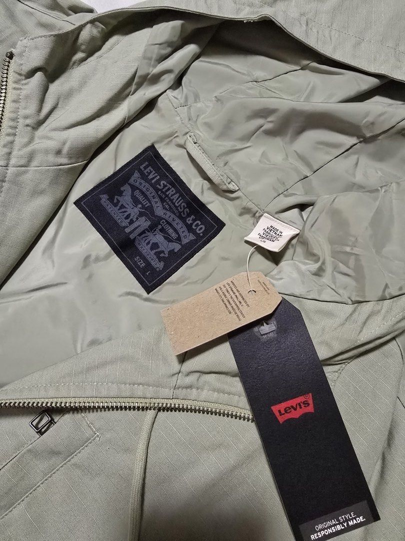 Levi's Men's Market Field Coat (Category: Coats, Jackets and Outerwear) located in Manila. Submitted by jeru_313 (Listing ID 1369363373, Image 2). Description: Brand New Size: Large Negotiable Mode of Payment: GCash, Maya, or BPI .