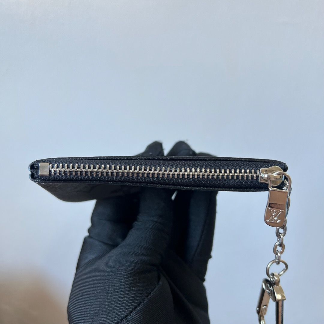 LV Key Cles Pouch Eclipse Wallet (Category: Luxury Bags & Wallets) located in Antipolo. Submitted by mjlenihcpreloved (Listing ID 1369460019, Image 3). Description: .