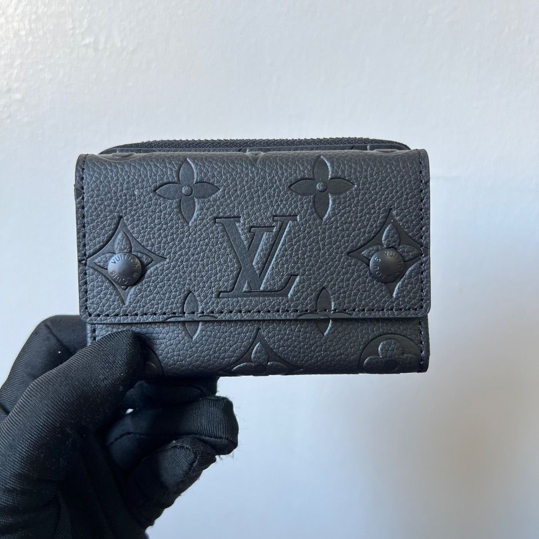 LV Monogram Shadow Coin Purse Wallet (Category: Luxury Bags & Wallets) located in Antipolo. Submitted by mjlenihcpreloved (Listing ID 1369462285, Image 1). Description: .