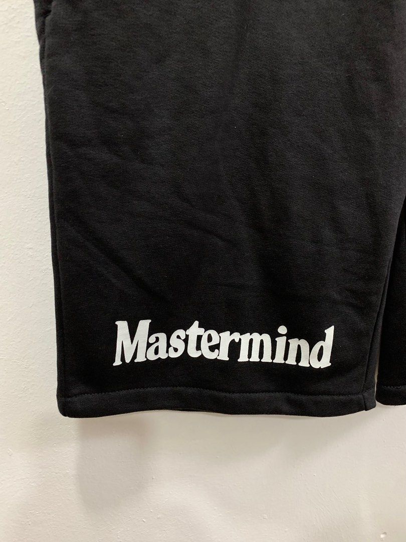 MASTERMIND JAPAN x TIMBERLAND SWEAT SHORTS (Category: Shorts) located in Cavite. Submitted by ___layern0ne (Listing ID 1369455183, Image 2). Description: Tagged Size: M Waistline: 33 (adjustable) Front Rise: 10 inches Leg Opening: 10.2 inches Length: 20 inches Measured laid flat and to its longest point | Stretchable material Gently used | In great condition | No major flaws like rips and holes Requires light cleaning to remove dust/dirt The colo