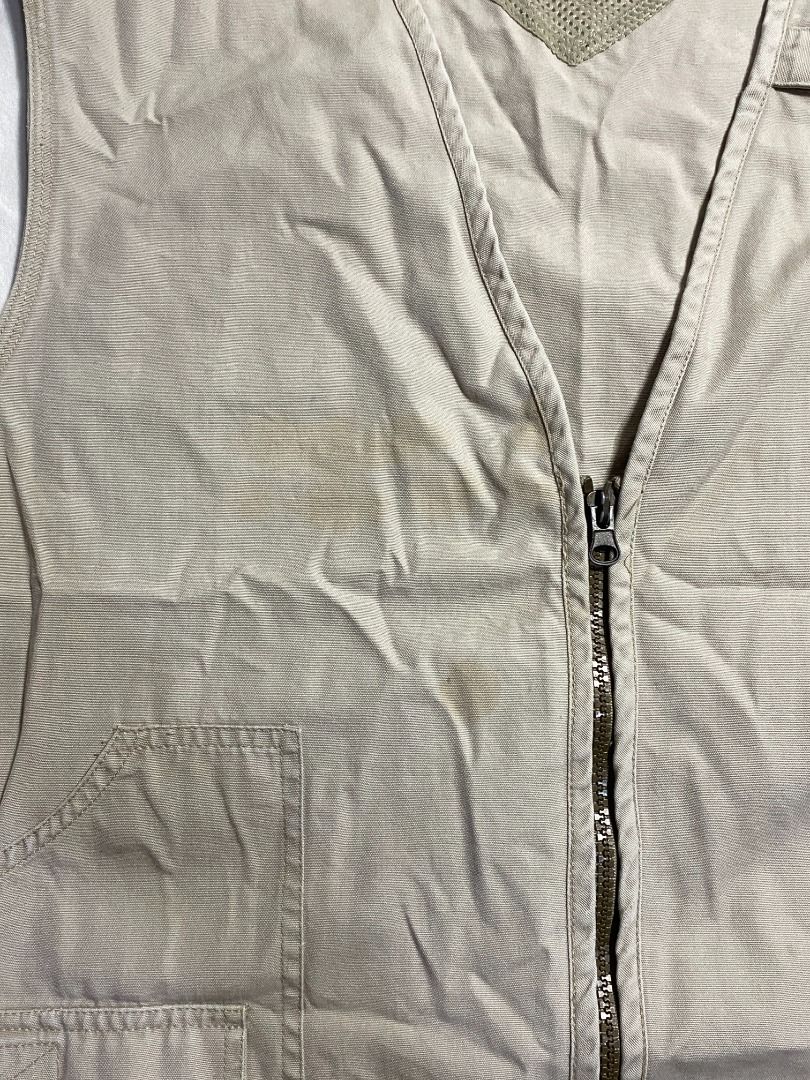 Multi-pocket Fishing Vest (Category: Vests) located in Cabuyao City. Submitted by dead_mans_clothes (Listing ID 1369434643, Image 3). Description: 24.5x25.5 - L Flaw/s: Yellow stains (washable) and Black stain(unnoticeable).