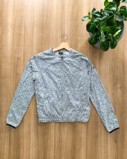 (Category: ) located in . Submitted by reloomed_thrift (Listing ID 1369362644, Image 1). Description: .
