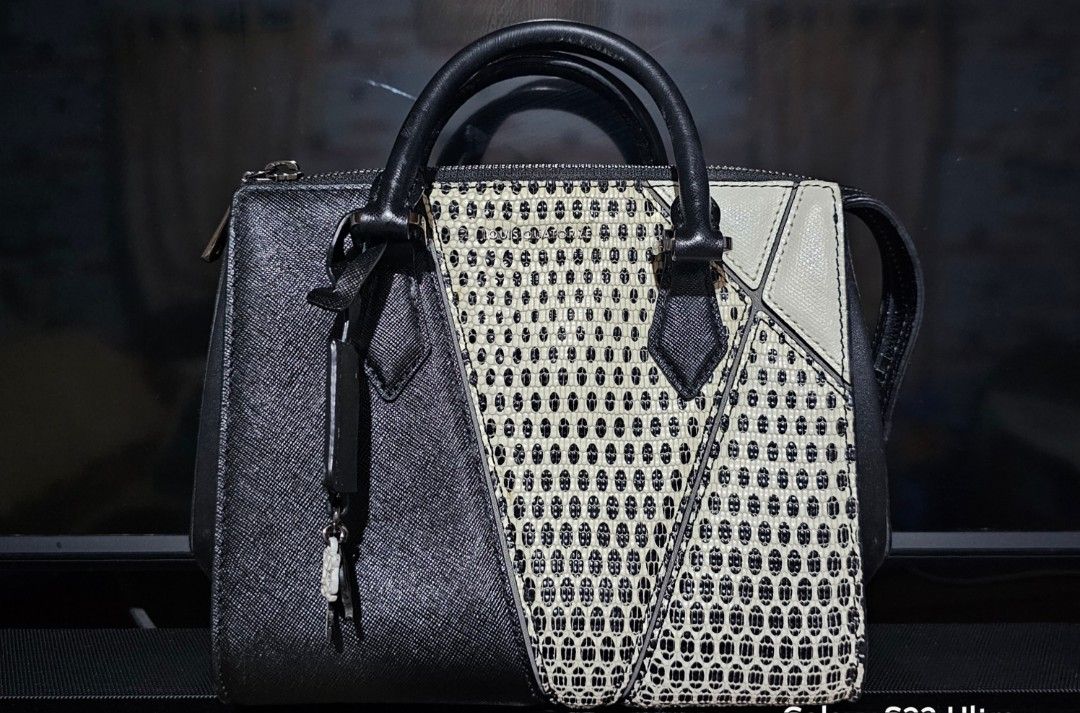 ORIG LOUISE QUATORZE (Category: Luxury Bags & Wallets) located in Baguio. Submitted by msgold2601 (Listing ID 1369489760, Image 2). Description: ORIG LOUISE QUATORZE SUPER NICE ACTUAL.