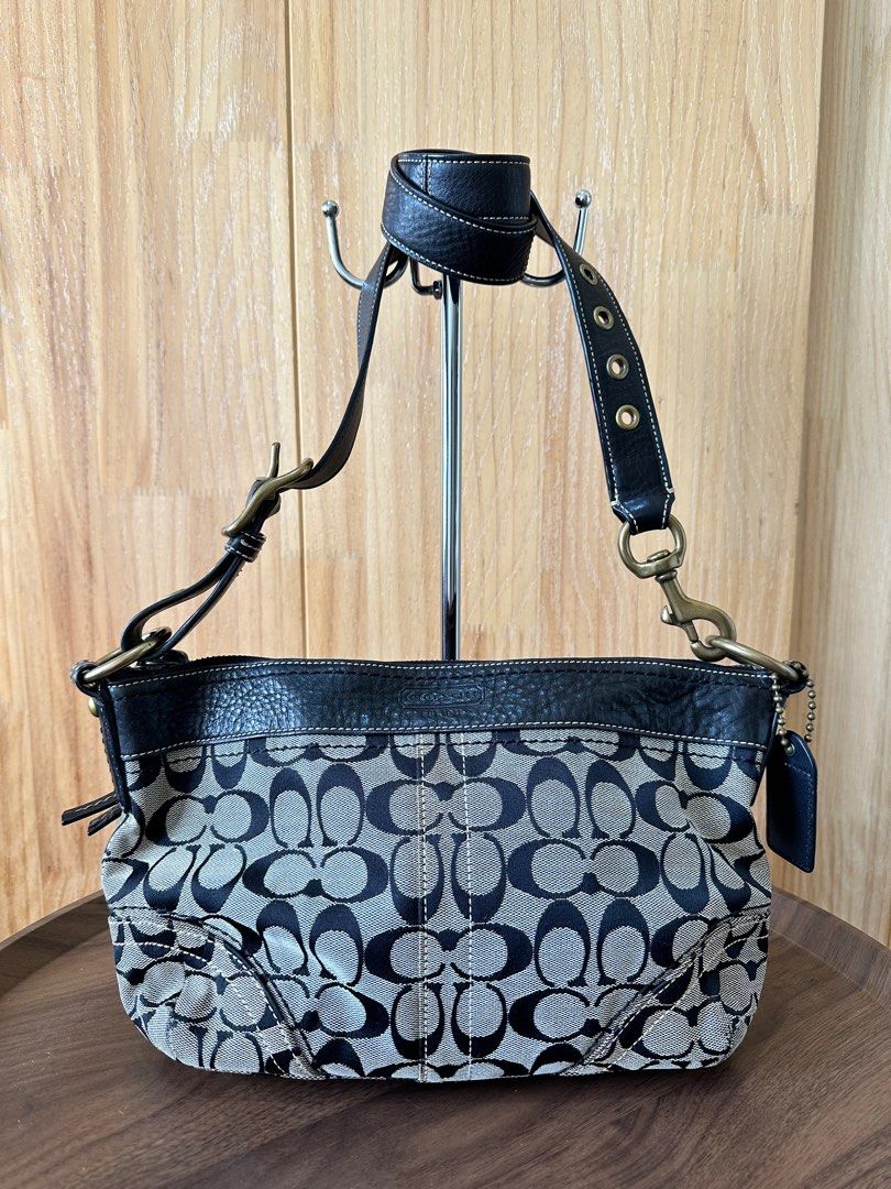 Original Coach Bag - Sling Bag (Category: Cross-body Bags) located in Manila. Submitted by hellokittyclosettt (Listing ID 1369357605, Image 1). Description: Original Coach Bag - Sling Bag. Ideal / YKK ZIPPER. Please send me a message if you are interested. Come with FREE TWILLIES, MINI LABUBU CHARM, and a paper bag..