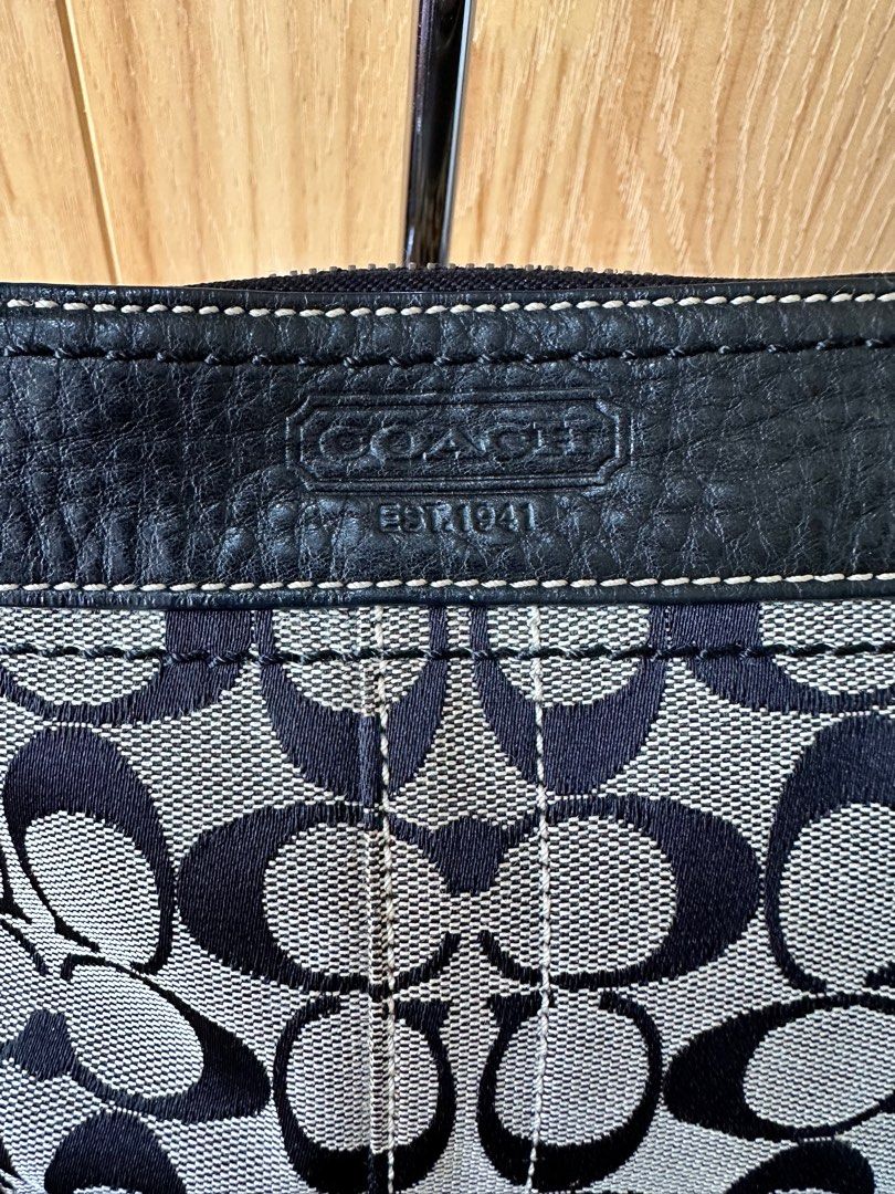 Original Coach Bag - Sling Bag (Category: Cross-body Bags) located in Manila. Submitted by hellokittyclosettt (Listing ID 1369357605, Image 2). Description: Original Coach Bag - Sling Bag. Ideal / YKK ZIPPER. Please send me a message if you are interested. Come with FREE TWILLIES, MINI LABUBU CHARM, and a paper bag..
