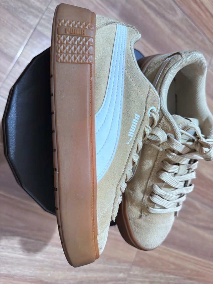PUMA Splash Flatform V2 SUEDE (Category: Sneakers) located in Makati City. Submitted by packagefromus (Listing ID 1369401851, Image 3). Description: USED TWICE NEEDS CLEANING ONLY NO HEEL DRAG AS SEEN IN PHOTOS GOOD AS NEW SIZE 37 euro womens RFS: DECLUTTERING MODE OF PAYMENT: GCASH BPI UNIONBANK SEABANK CIMB GOTYM.