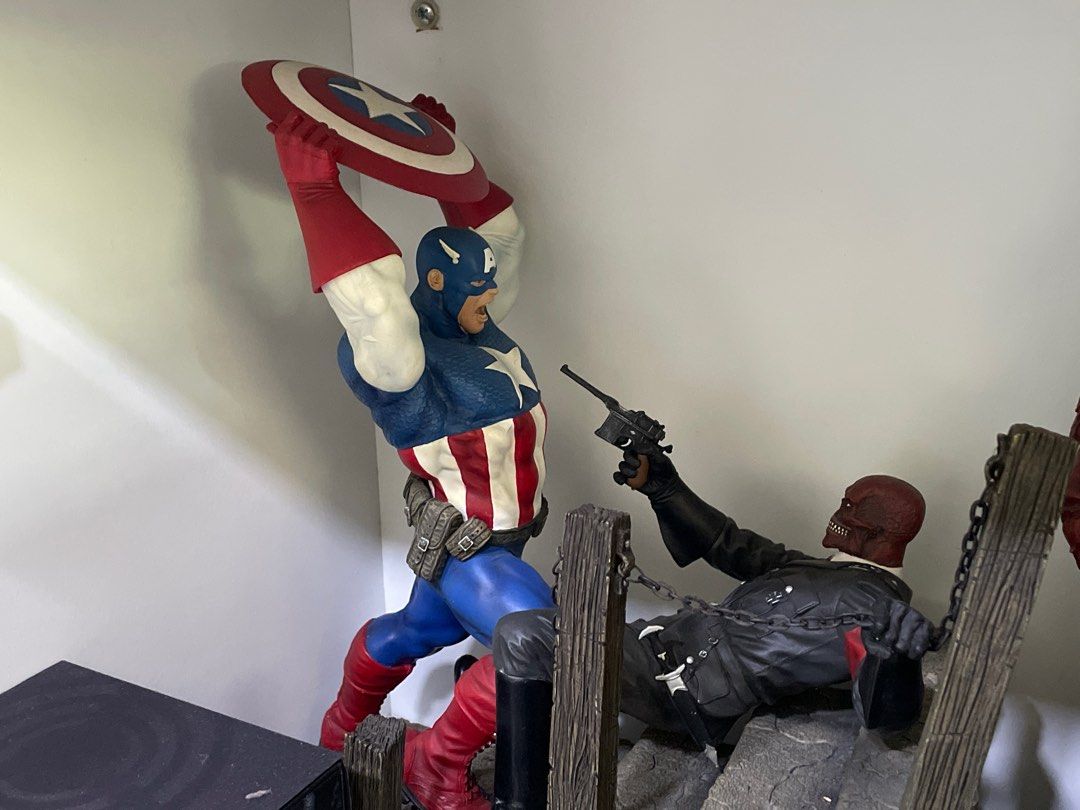 Captain America Vs Red Skull Diorama Statue Sideshow XM Studios ...