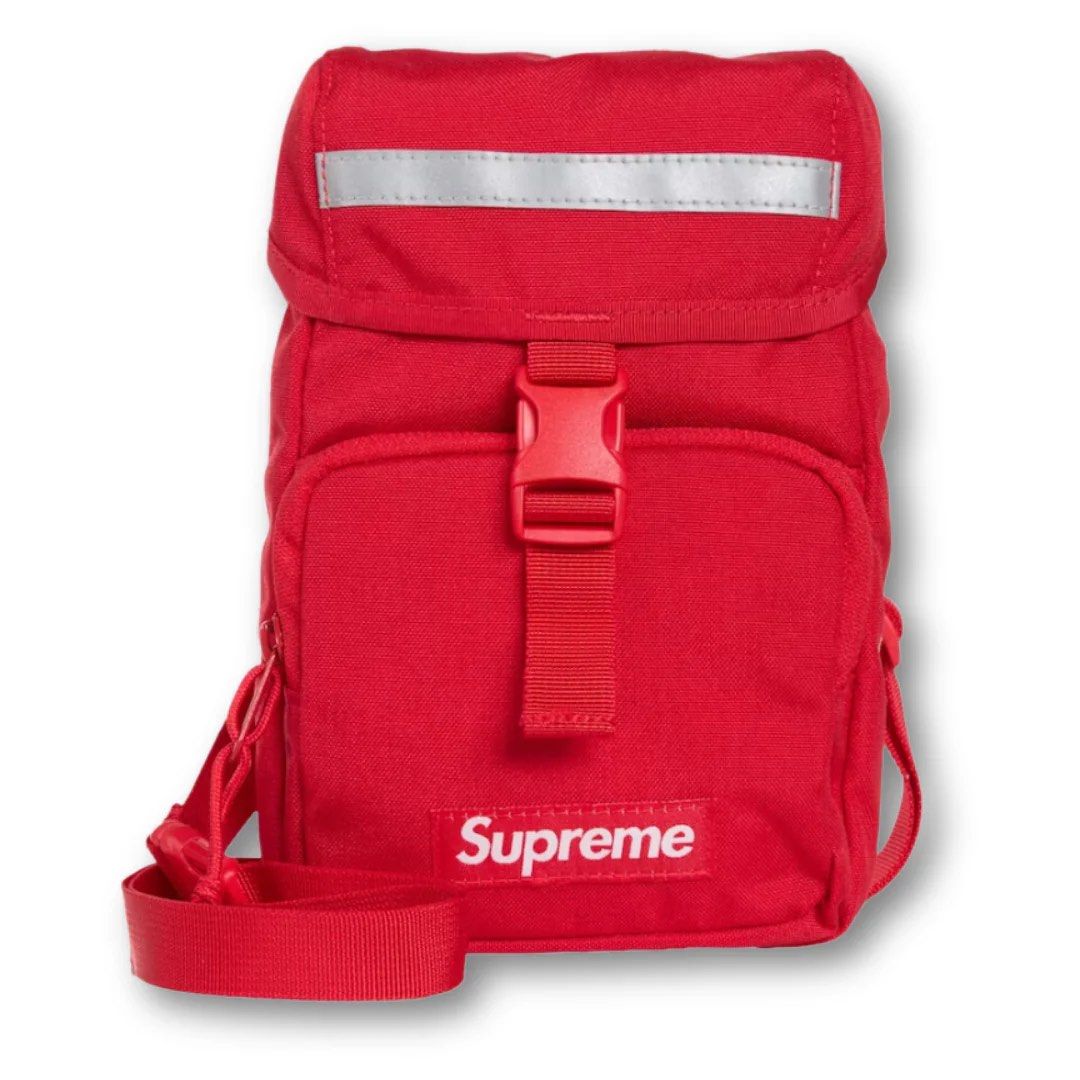 Supreme Camera Bag (Category: Sling Bags) located in Kuala Lumpur. Submitted by offandwhite (Listing ID 1369466521, Image 2). Description: Brand New.