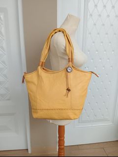 (Kategori: ) berada di . Dikirim oleh lemari_pippy (ID iklan 1369347703, Gambar 1). Deskripsi: .