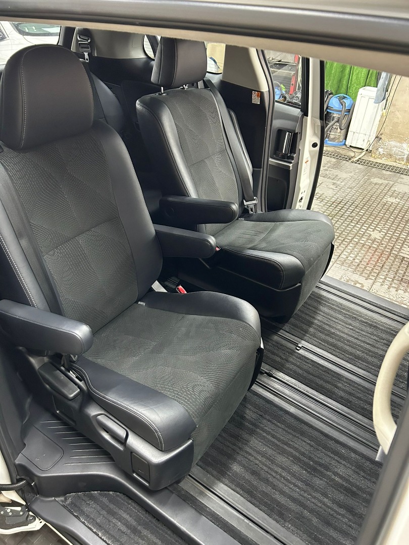 Toyota Estima 2.4 Aeras 7-Seater Moonroof Auto62863127460867112