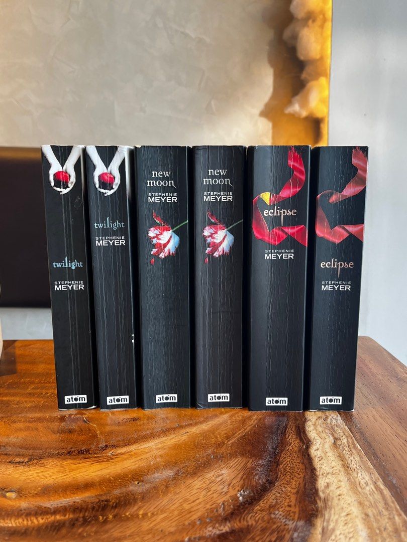 Twilight Series! Twilight, Eclipse, New Moon (Category: Storybooks) located in Manila. Submitted by booktify (Listing ID 1366807548, Image 1). Description: Only for ₱150 for new moon and twilight, ₱175 for eclipse PM for more details Eclipse last one avail Twilight last one avail New Moon last one avail.