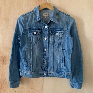 (Kategori: ) berada di . Dikirim oleh thriftingmate (ID iklan 1369379323, Gambar 1). Deskripsi: .