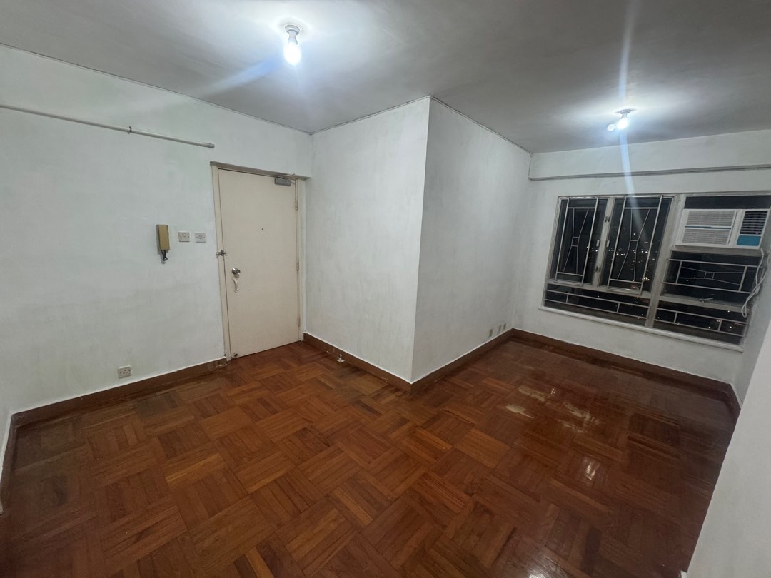 Three-bedroom private apartment, high floor, Shun Fung Building, next to YOHO, Yuen Long. Owner selling without agent commission.63438991399427114
