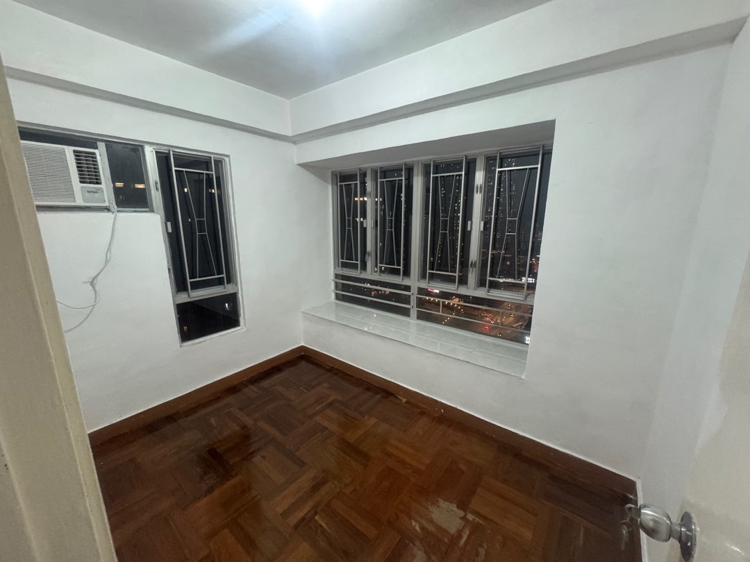 Three-bedroom private apartment, high floor, Shun Fung Building, next to YOHO, Yuen Long. Owner selling without agent commission.63438991399427112