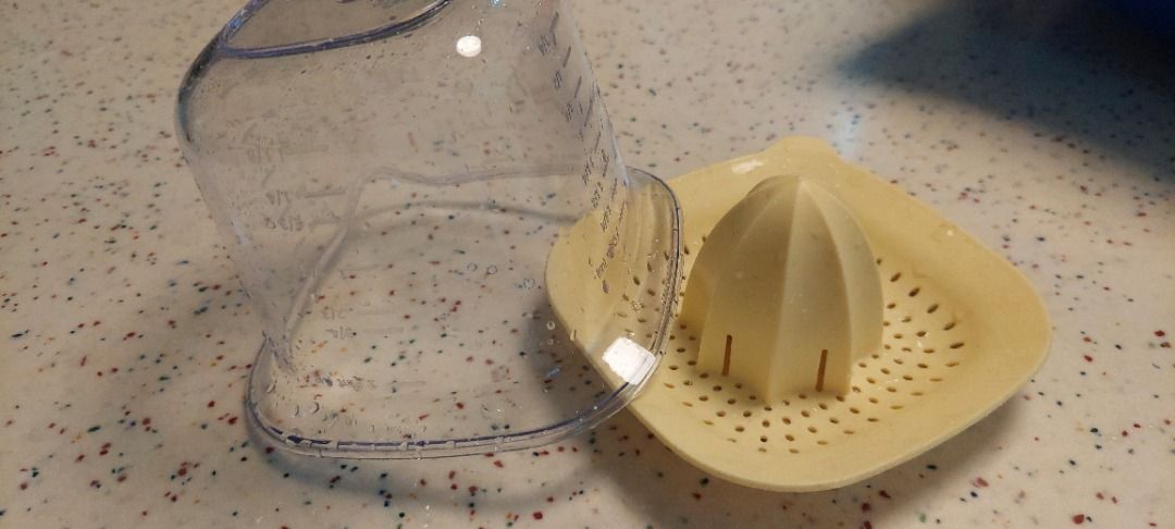 Manuel 1 pint Juicer/ Squeezer65074068364291114