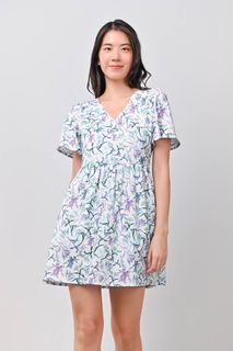 (Category: ) located in . Submitted by leinarepurposecloset (Listing ID 1369502219, Image 1). Description: .