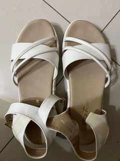 由 hsin9981 (刊登 ID 1369527348，圖片 1) 提交，位於 的 (類別：)，說明：。