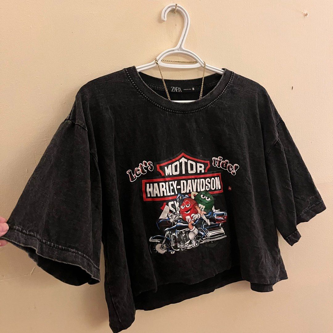 Acid wash oversized crop tee (Category: Shirts) located in Manila. Submitted by 414studio (Listing ID 1369617915, Image 3). Description: Free size Bought in bangkok Good condition Preloved Shipping: Lalamove/grab express/GGX courier .